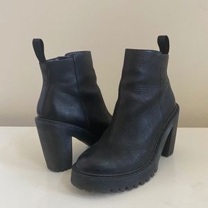 Dr. Marten Magdalena Boots 6W